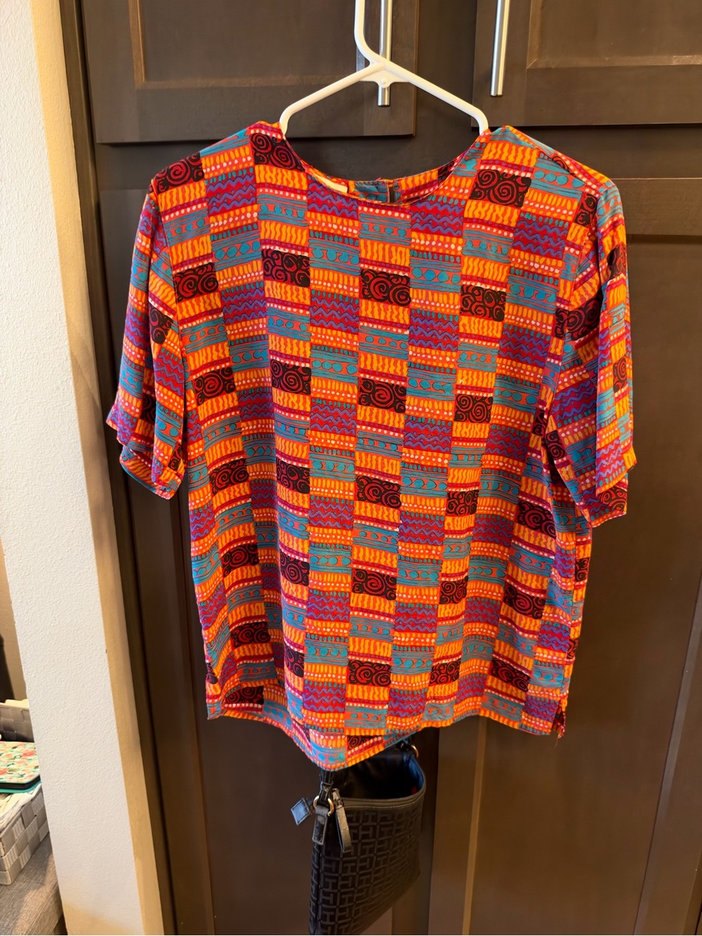 Colorful Geometric Print Short-Sleeve Top -and Ship&store Women's tops